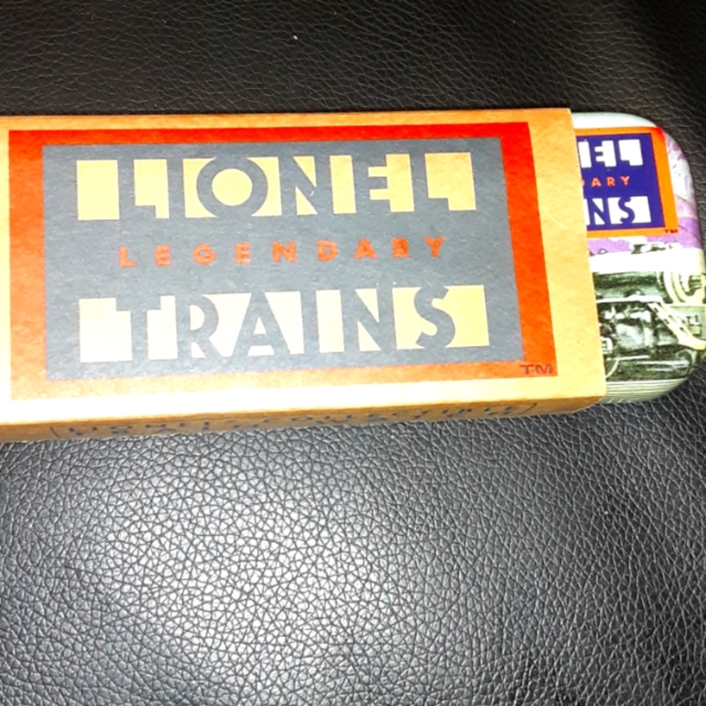 LIONEL TRAINS WATCH NRMINT CONDITION